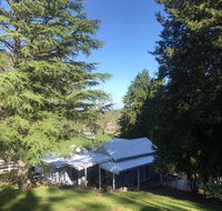 Pine Hill Cottage Acreage in Nature Trees Views mid Katoomba Leura - Accommodation ACT