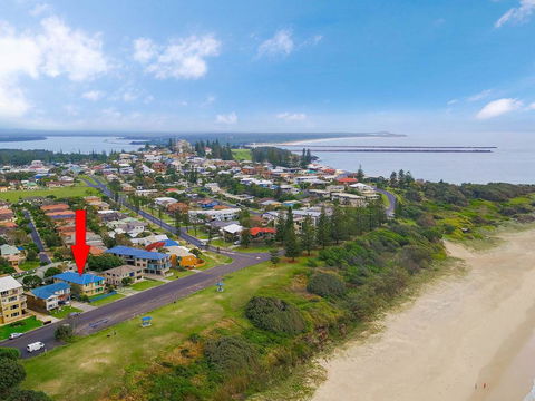 Pippi View 1 (Bottom) - Across The Road From The Beach! - Accommodation ACT 3
