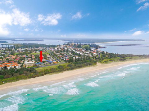 Pippi View 1 (Bottom) - Across The Road From The Beach! - Accommodation ACT 0