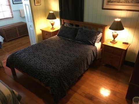 Pitstop Lodge Guesthouse B&B - Accommodation ACT 3