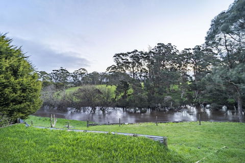 Platypus Waters B&B - Accommodation ACT 3