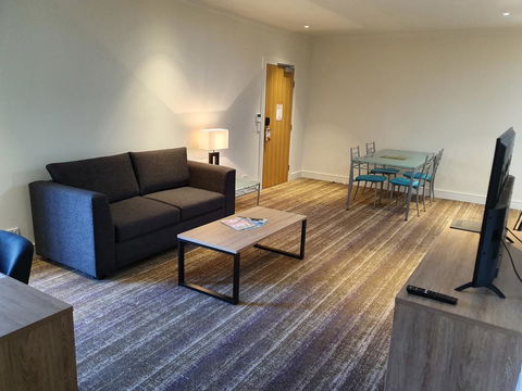 Porter's Plainland Hotel - Accommodation ACT 2