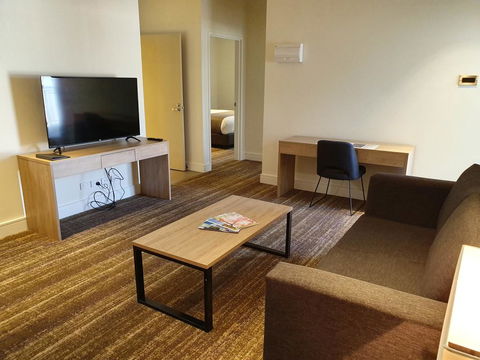 Porter's Plainland Hotel - Accommodation ACT 1