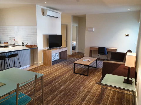 Porter's Plainland Hotel - Accommodation ACT 3