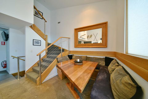 Powder 2 - Accommodation ACT 2