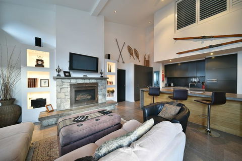 Powder 2 - Accommodation ACT 3