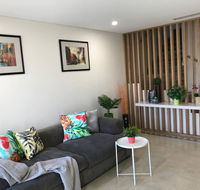 Private Room in Modern Comfortable Home Stay - Accommodation ACT