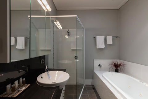 Promenade Executive Apartments - Accommodation ACT 1