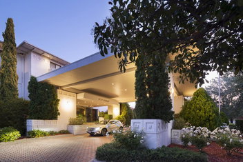 Ramada Diplomat Canberra with Accommodation ACT