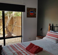 Red Ochre - Large 1BR with Private Courtyard - Accommodation ACT