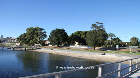 Regatta 3 - On The Lake- Little Street - Accommodation ACT 1