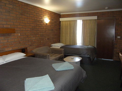 Regency Court Motel - Accommodation ACT 3