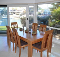 Relax at the Marina - Accommodation ACT