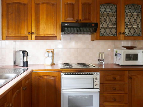 Renas Court 2 - Accommodation ACT 1
