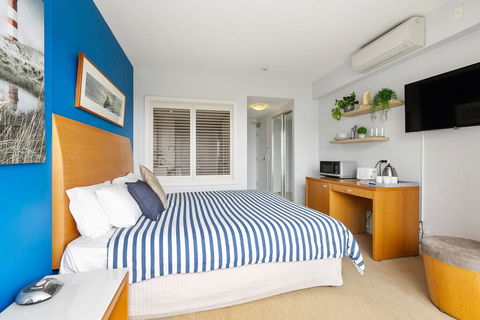 RESORT ON THE BEACH 5215 - OCEAN GLIMPSES - Accommodation ACT 2