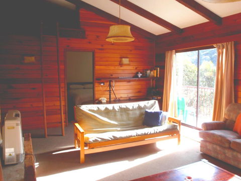 Retro 2 Bedroom Apartment - Accommodation ACT 2