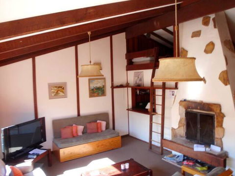 Retro 2 Bedroom Apartment - Accommodation ACT 1