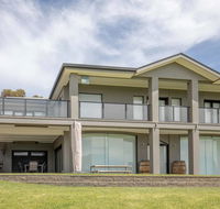 River Devine - Accommodation ACT