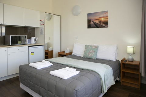 Rivers Apartments Motel Sale Gippsland - Accommodation ACT 0