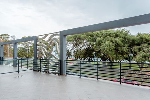 Rockingham Beachfront Apartment - Accommodation ACT 0