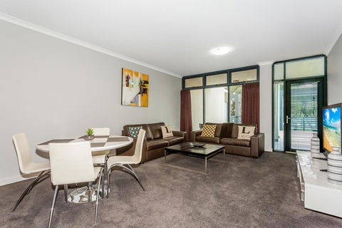 Rockingham Beachfront Apartment - Accommodation ACT 2