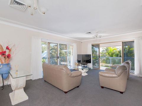 Ronald Avenue, 45, Villa Floridiana - Accommodation ACT 2