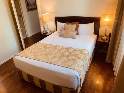 Royal Albert Hotel - Accommodation ACT 2
