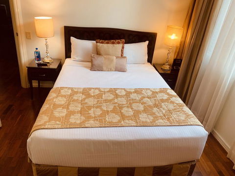 Royal Albert Hotel - Accommodation ACT 3