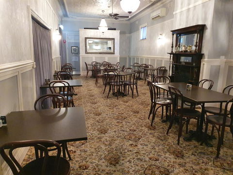 Royal Hotel - Accommodation ACT 2