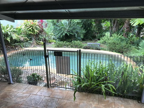 Royal Palm Cottage, Entire Two Bedroom 2 Bathroom House With Pool - Accommodation ACT 0