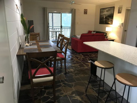 Royal Palm Cottage, Entire Two Bedroom 2 Bathroom House With Pool - Accommodation ACT 1