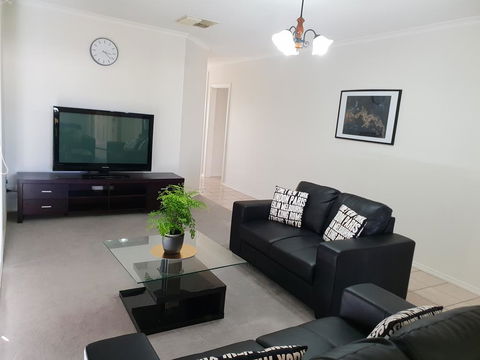 SAN Mateo - Accommodation ACT 1