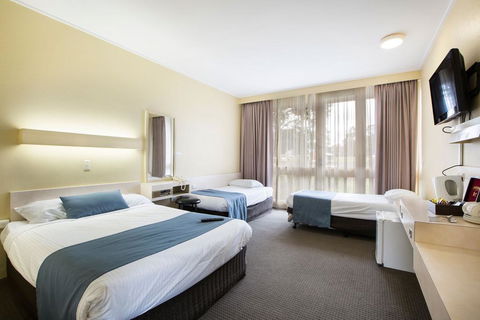 Sandown Park Hotel Noble Park - Accommodation ACT 1