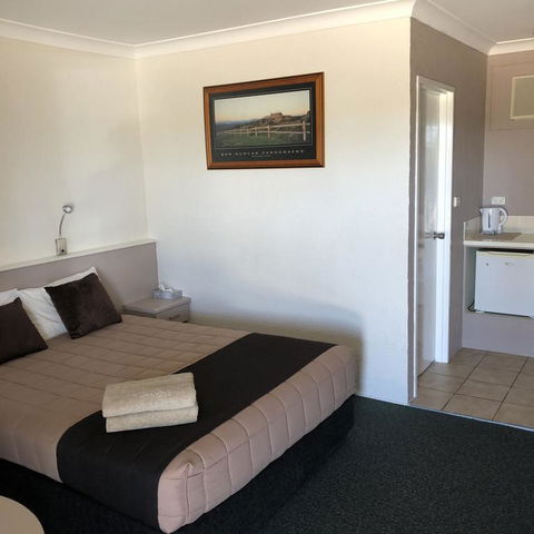 Sapphire City Motor Inn - Accommodation ACT 3