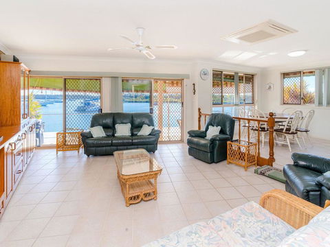 Seachange -Waterfront - Accommodation ACT 1