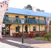 Settlers House - Accommodation ACT