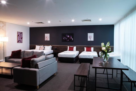 Sfera's Park Suites & Convention Centre - Accommodation ACT 2