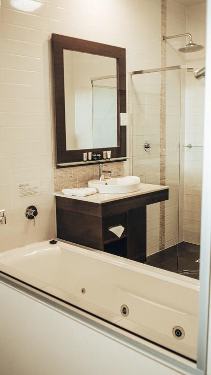 Sfera's Park Suites & Convention Centre - Accommodation ACT 3
