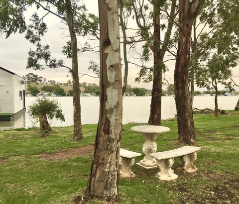Shack Built Over The Murray River - Accommodation ACT 2