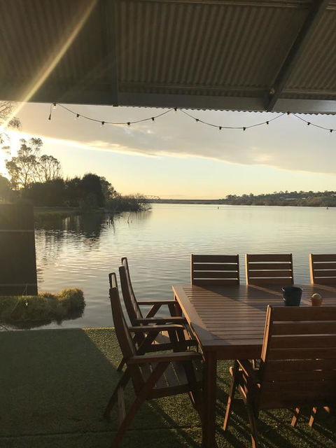 Shack Built Over The Murray River - Accommodation ACT 0