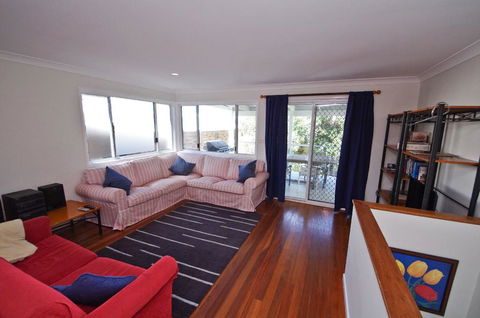 Shiloh Holiday House, 14 East Street - Accommodation ACT 2