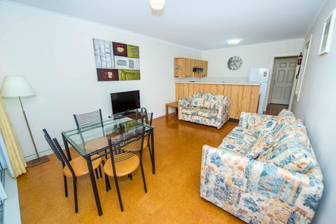 Shoal Bay Avenue, Unit 1/7 - Accommodation ACT 3