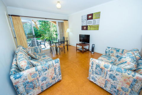 Shoal Bay Avenue, Unit 1/7 - Accommodation ACT 1