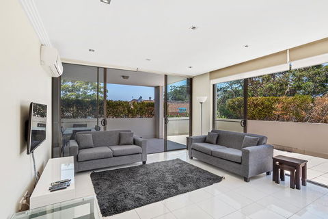 Shoal Bay Road, Aura Apartments, Unit 05, 59 - Accommodation ACT 2