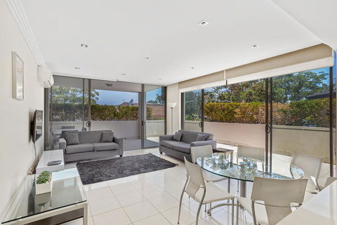 Shoal Bay Road, Aura Apartments, Unit 05, 59 - Accommodation ACT 0