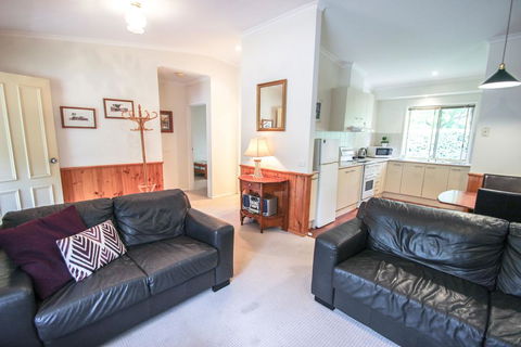 Silver Birches Holiday Unit 2 - Accommodation ACT 1