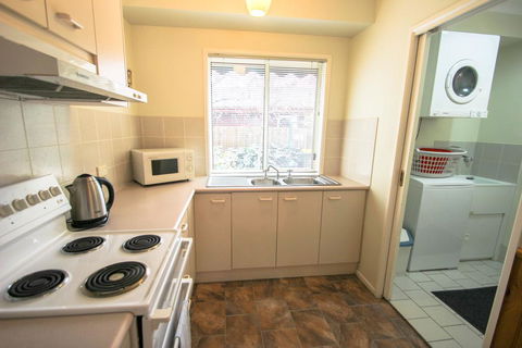 Silver Birches Holiday Unit 4 - Accommodation ACT 3