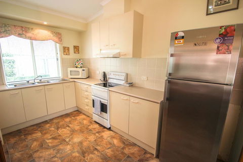 Silver Birches Holiday Unit 5 - Accommodation ACT 1