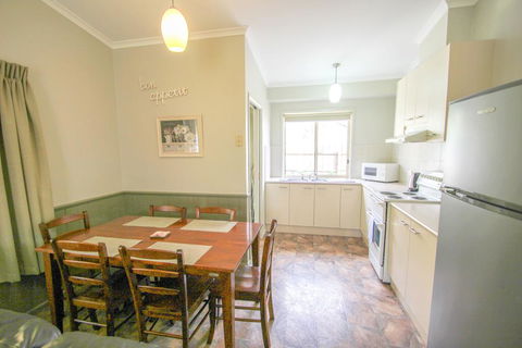 Silver Birches Holiday Unit 6 - Accommodation ACT 3