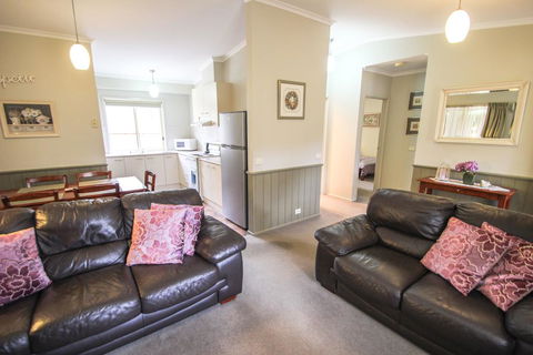 Silver Birches Holiday Unit 6 - Accommodation ACT 1